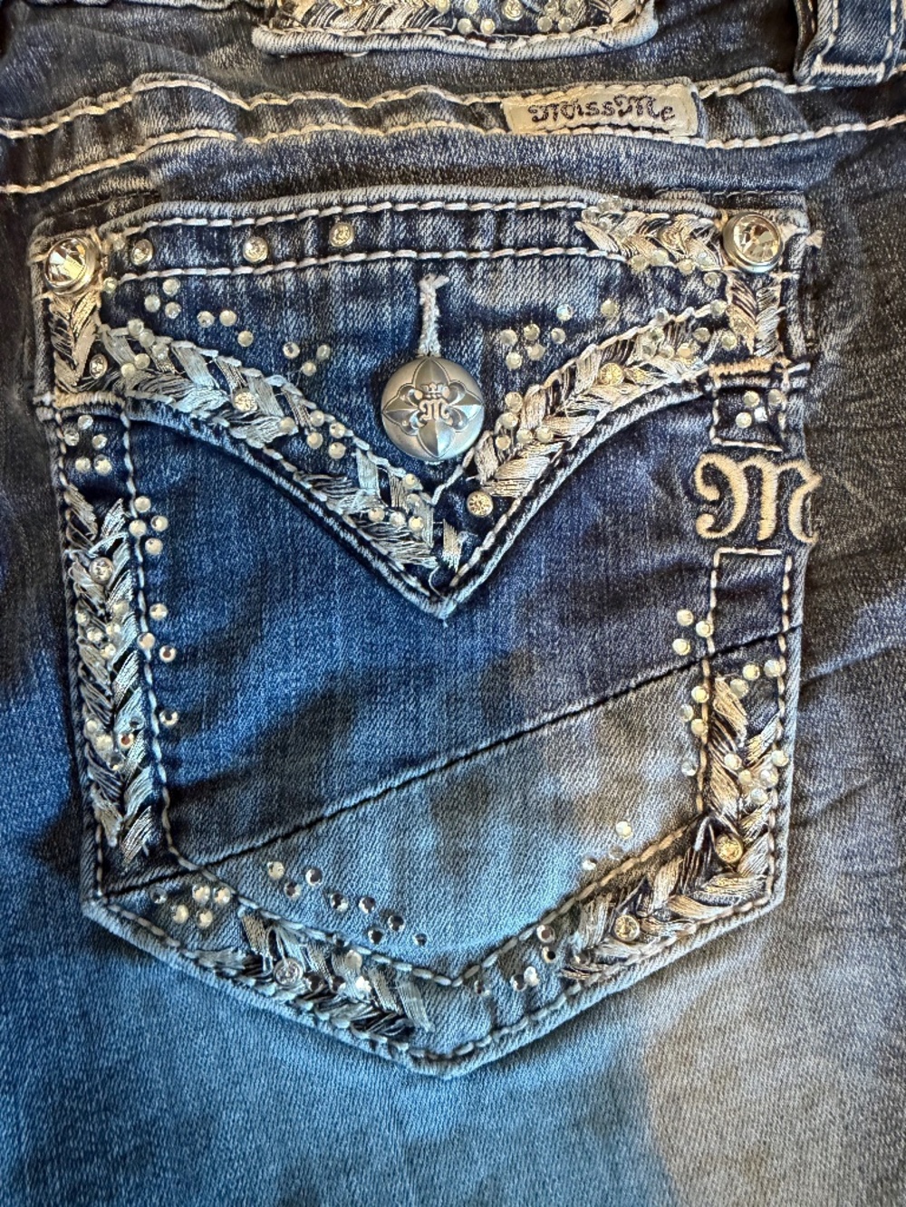 ladies size 30 Miss Me mid rise easy Bermuda jean short